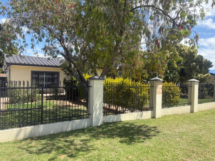 To Let 3 Bedroom Property for Rent in Campher Park Eastern Cape